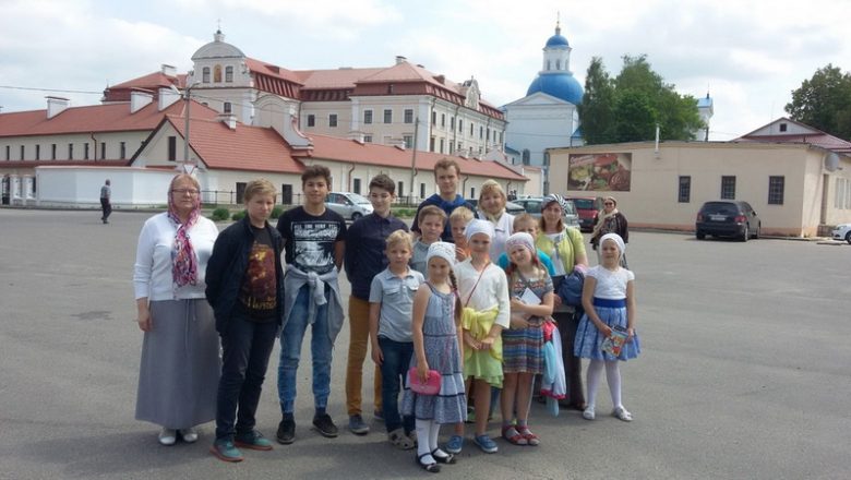 Воспитанники воскресной школы Михайловского храма города Жодино посетили Жировичский монастырь