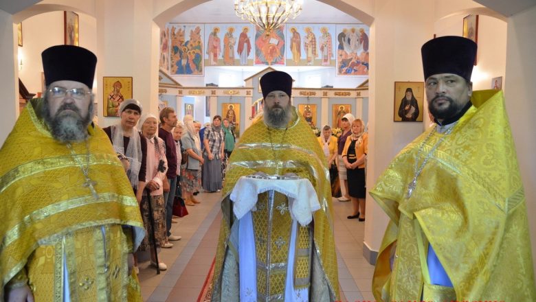 Епископ Борисовский и Марьиногорский Вениамин совершил закладку капсулы в основание часовни в честь святого Архистратига Михаила